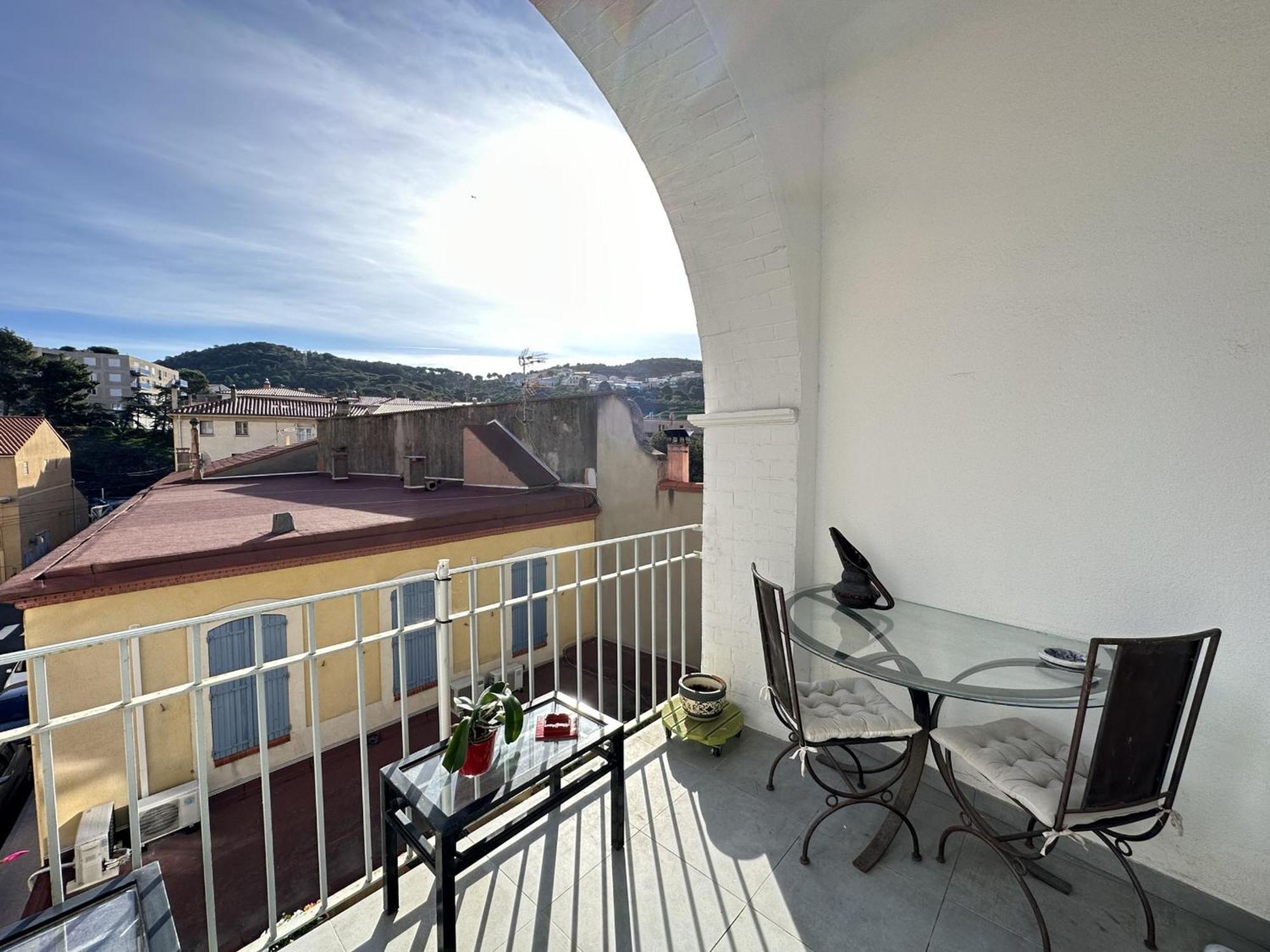 Grand T3 Bis Chaleureux Avec Terrasse, Ascenseur Et Parking Gratuit, A Deux Pas De La Place Castellane - Fr-1-309-151 Port Vendres Exterior photo